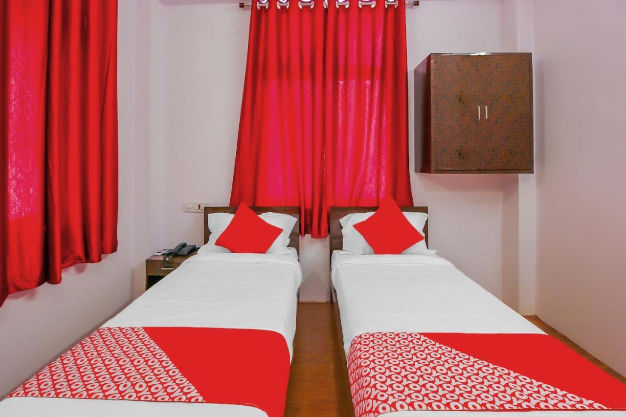 Oyo 17168 Hz Lodge Haïdarabad Extérieur photo