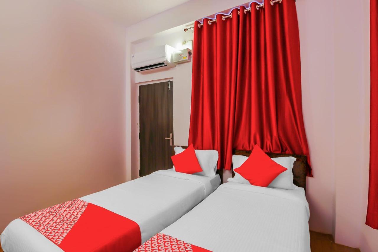 Oyo 17168 Hz Lodge Haïdarabad Extérieur photo