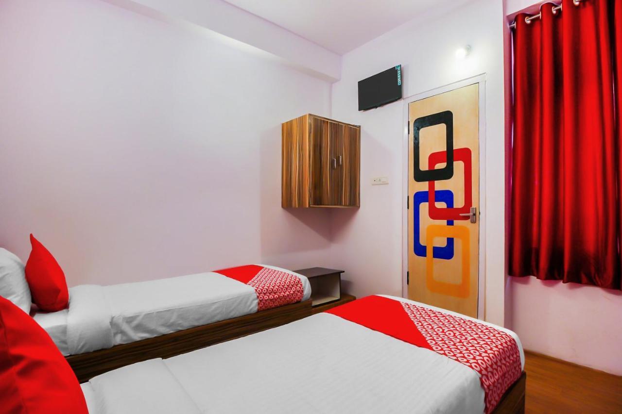 Oyo 17168 Hz Lodge Haïdarabad Extérieur photo